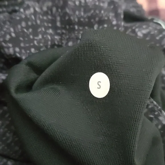 Lululemon Black Active Short Size‎ Small - Picture 6 of 6